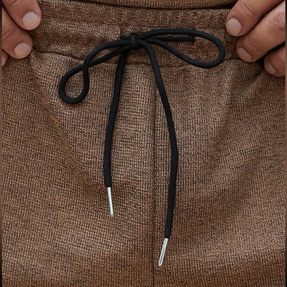 Patched Tee and Drawstring track shorts - Picture 3 of 4